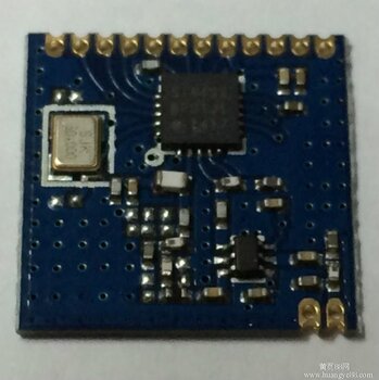 集成电路 ic集成电路 强势提供si4432大功率高灵敏度模._电路图分享 SI4432TR4S模块采用Siliconlabs公司的Si4432无线收发芯片(B1最新版本),体积小巧,功耗低,接收具有-119dBm的超高灵敏度(1Kbps),低波特率下最大通信距离可达1000米以上。模块集成了所有射频相关功能和器件,只向用户提供简单的几个数字I/O口,用户不需要了解无线电的相关知识,就可以使用本模块轻易的开发出性能稳定可靠的无线相关产品 性能及特点 (1)完整的FSK收发器 (2)工作频率433M免费ISM频段(430.